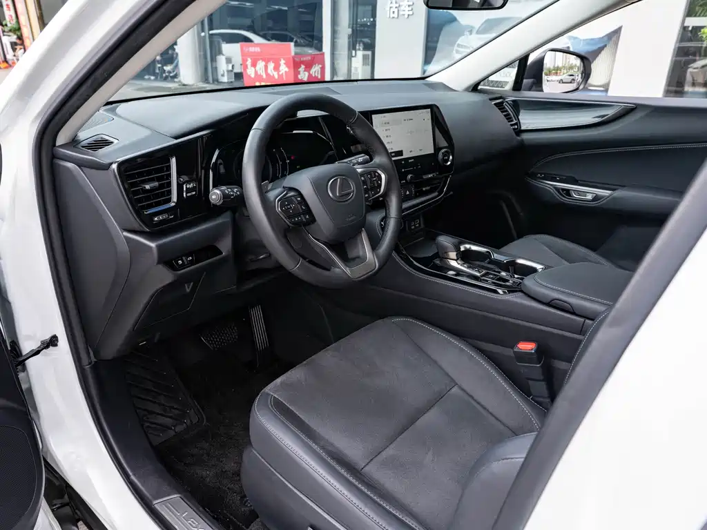 Lexus NX — миниатюра 9