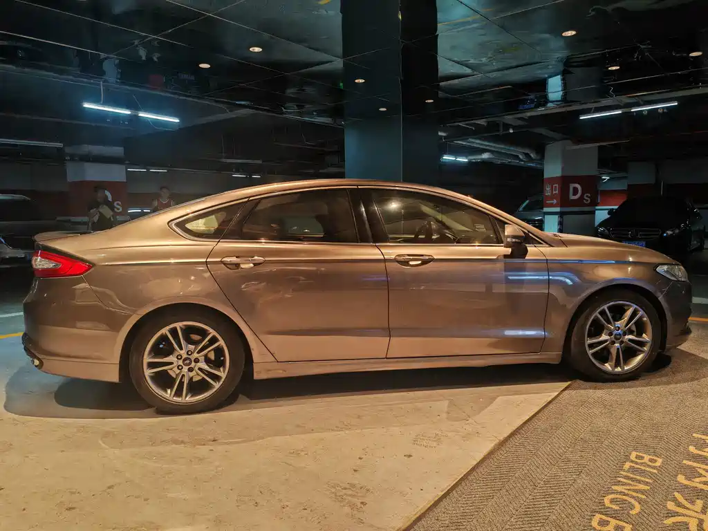 Ford Mondeo — миниатюра 8
