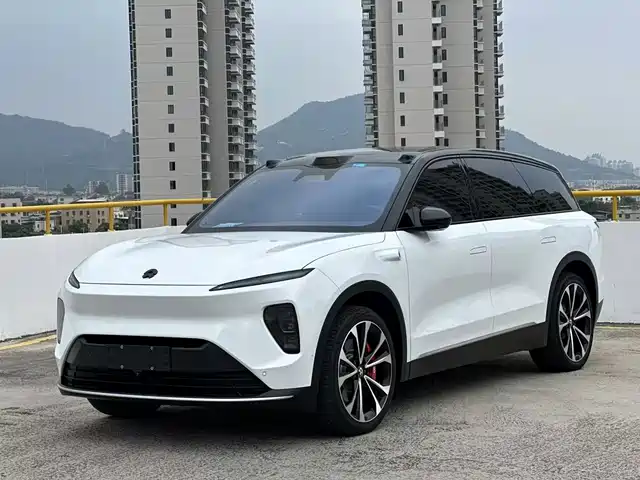 NIO ES8