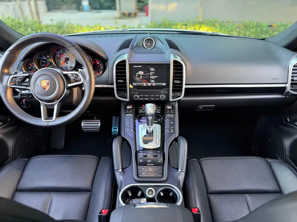 Porsche Cayenne — миниатюра 8