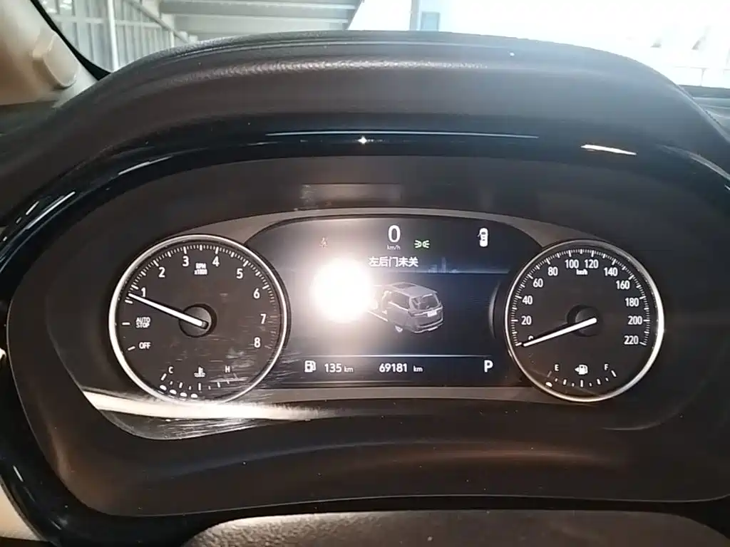 Buick GL8 — миниатюра 12