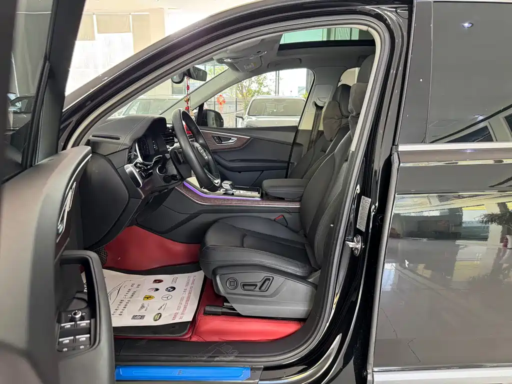 Audi Q7 — миниатюра 5
