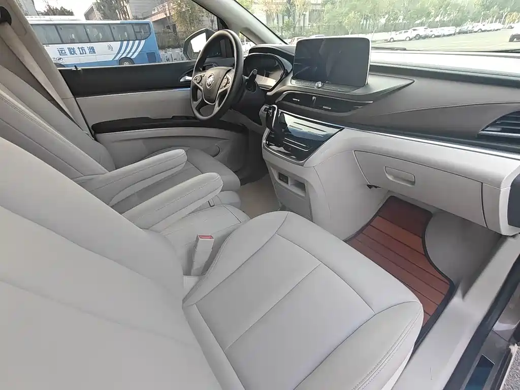 Buick GL8 — миниатюра 7