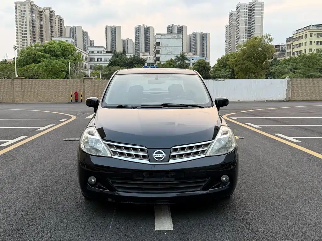 Nissan Tiida 2009 1.6L AT