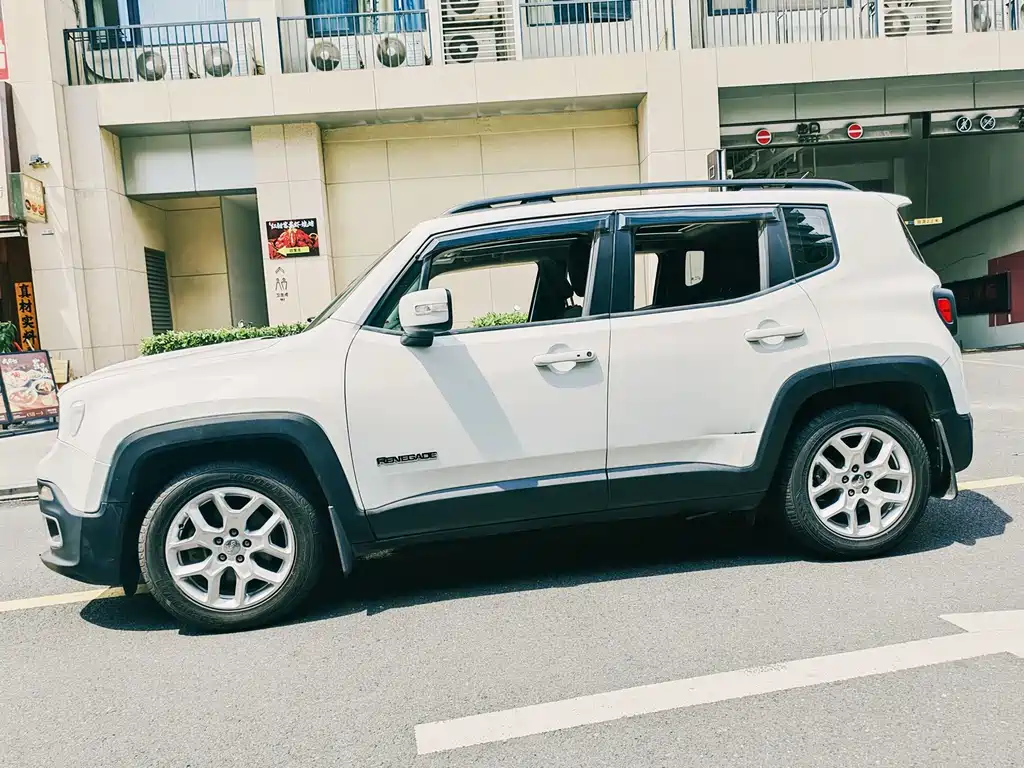 Jeep Renegade — миниатюра 7