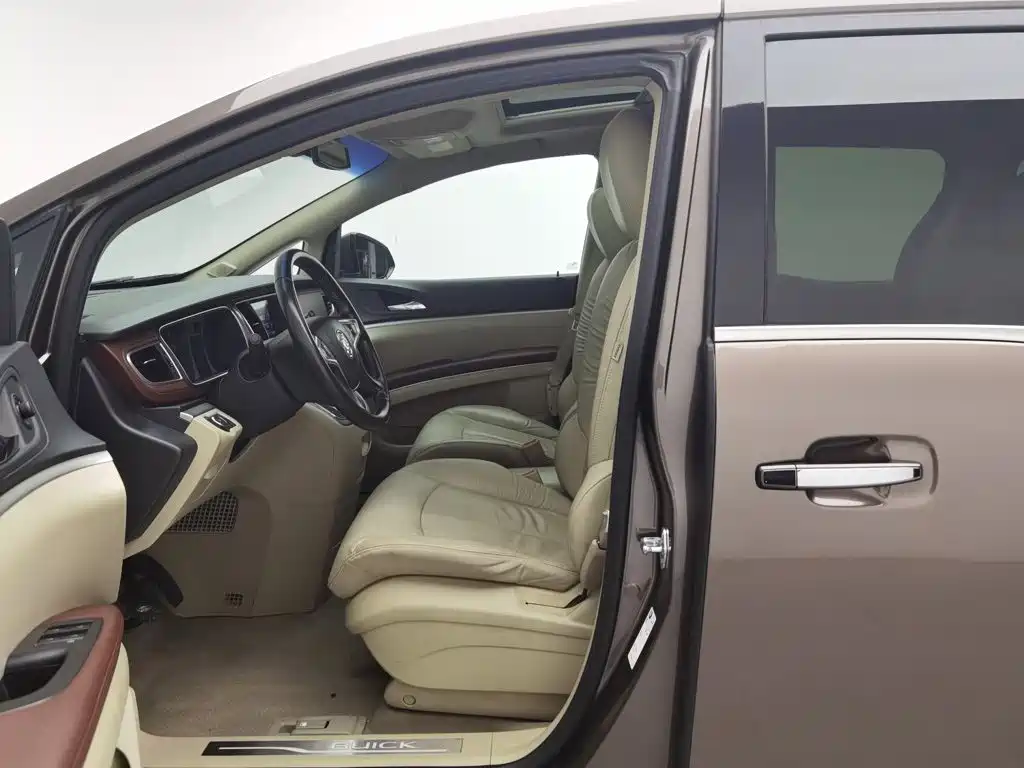 Buick GL8 — миниатюра 10