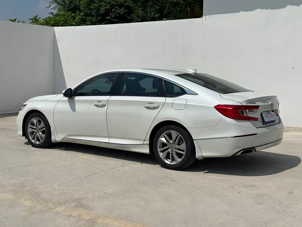 Honda Accord — миниатюра 18