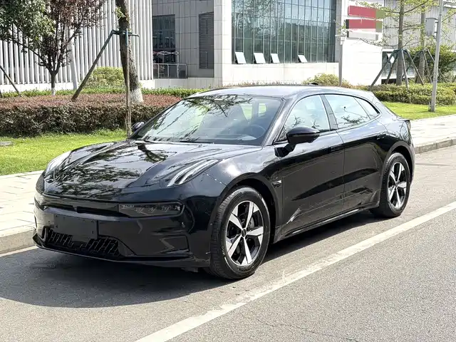 2023 Zeekr 001
