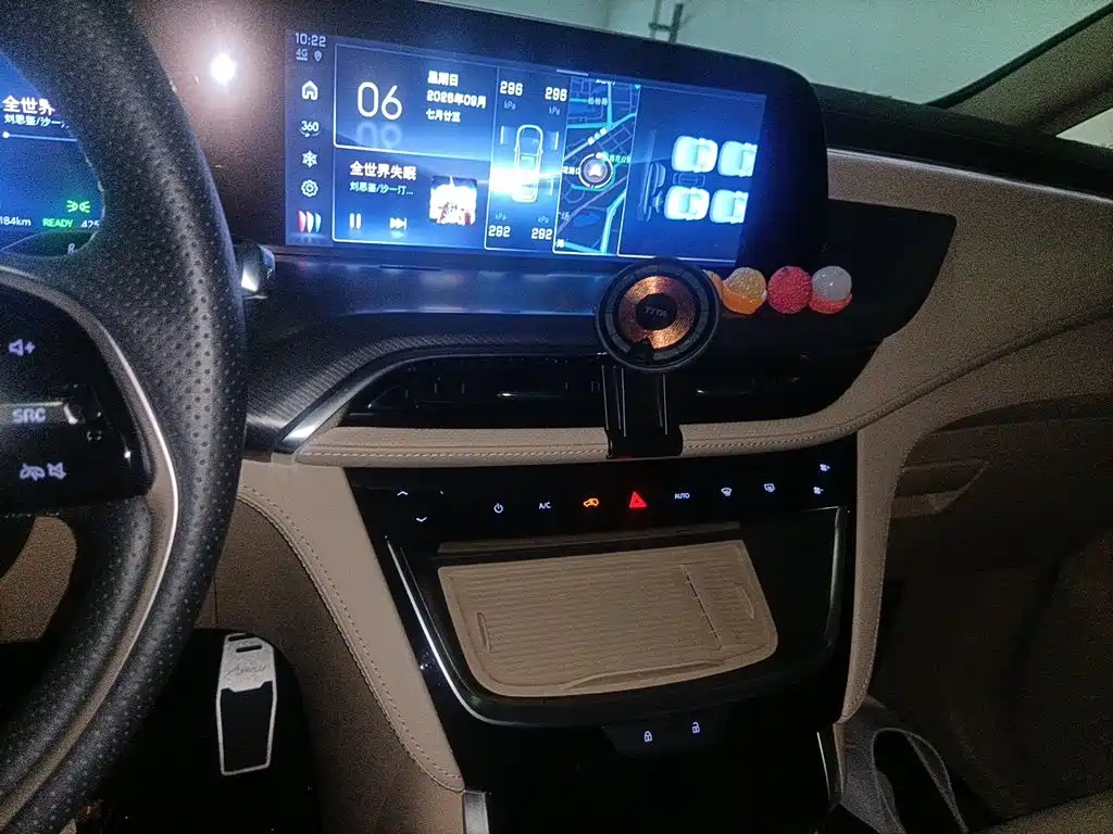 Buick GL8 Hybrid — миниатюра 9