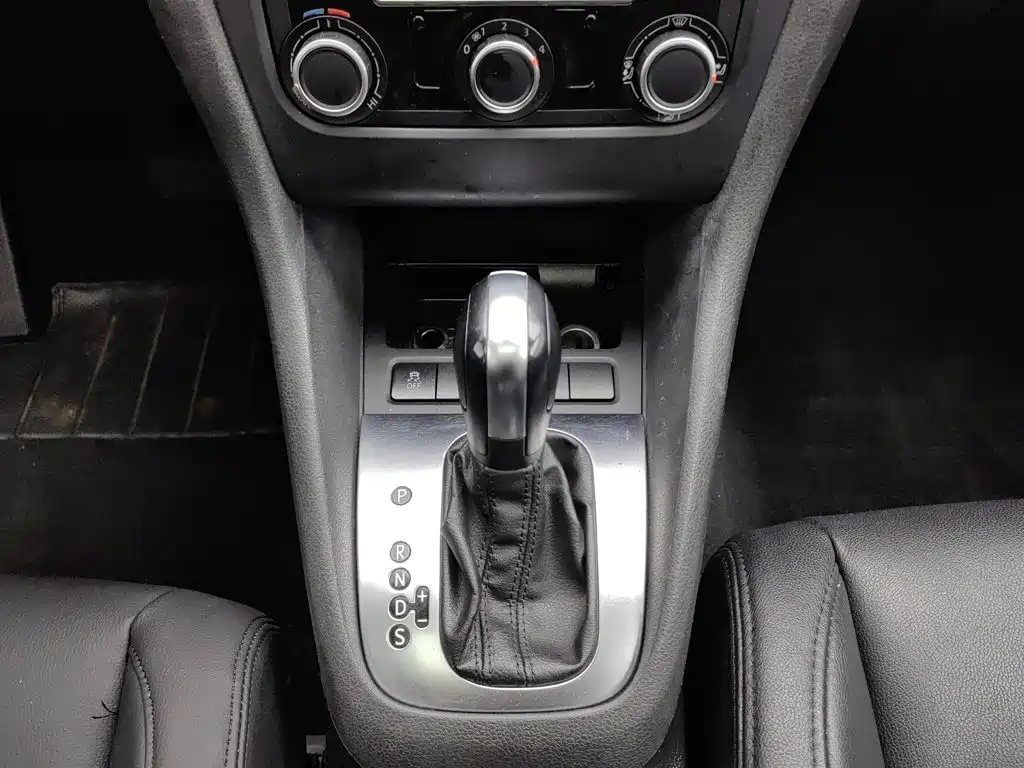 Volkswagen Golf — миниатюра 13