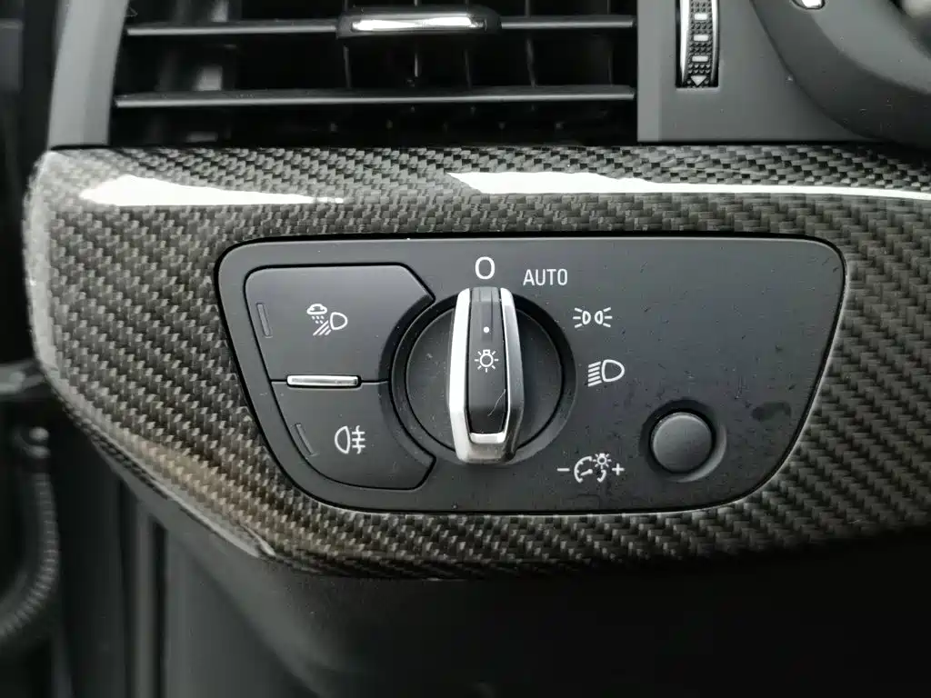Audi A4L — миниатюра 21