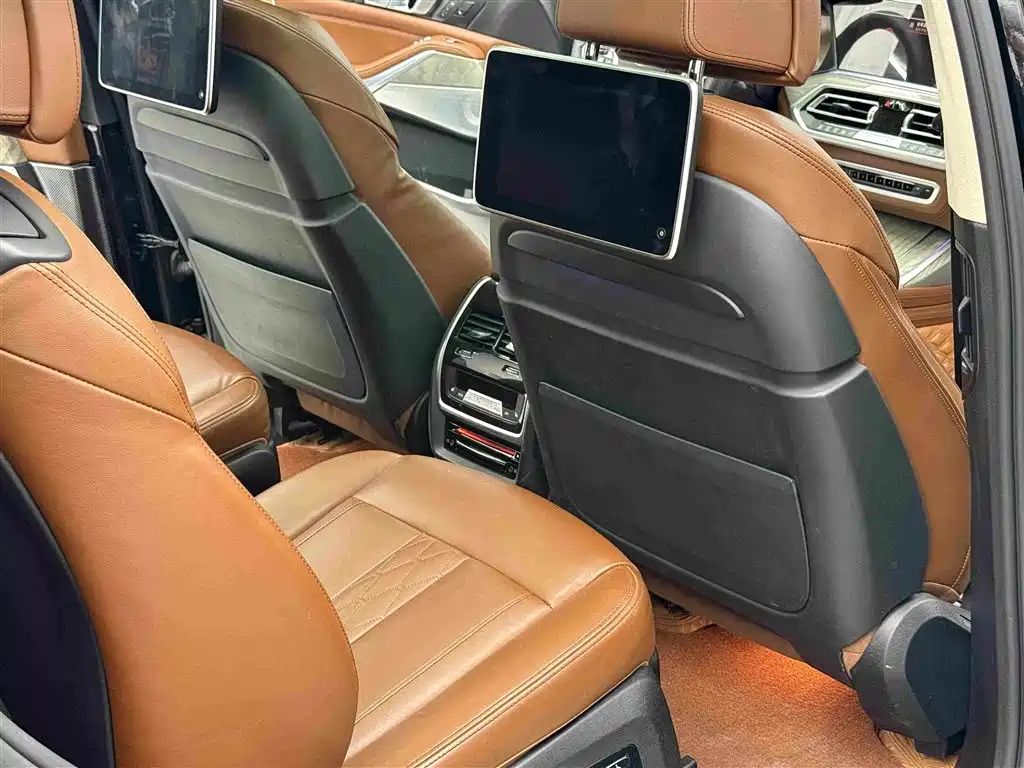 BMW X7 — миниатюра 10