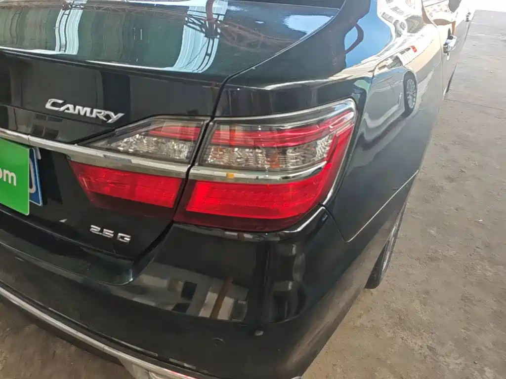 Toyota Camry — миниатюра 8