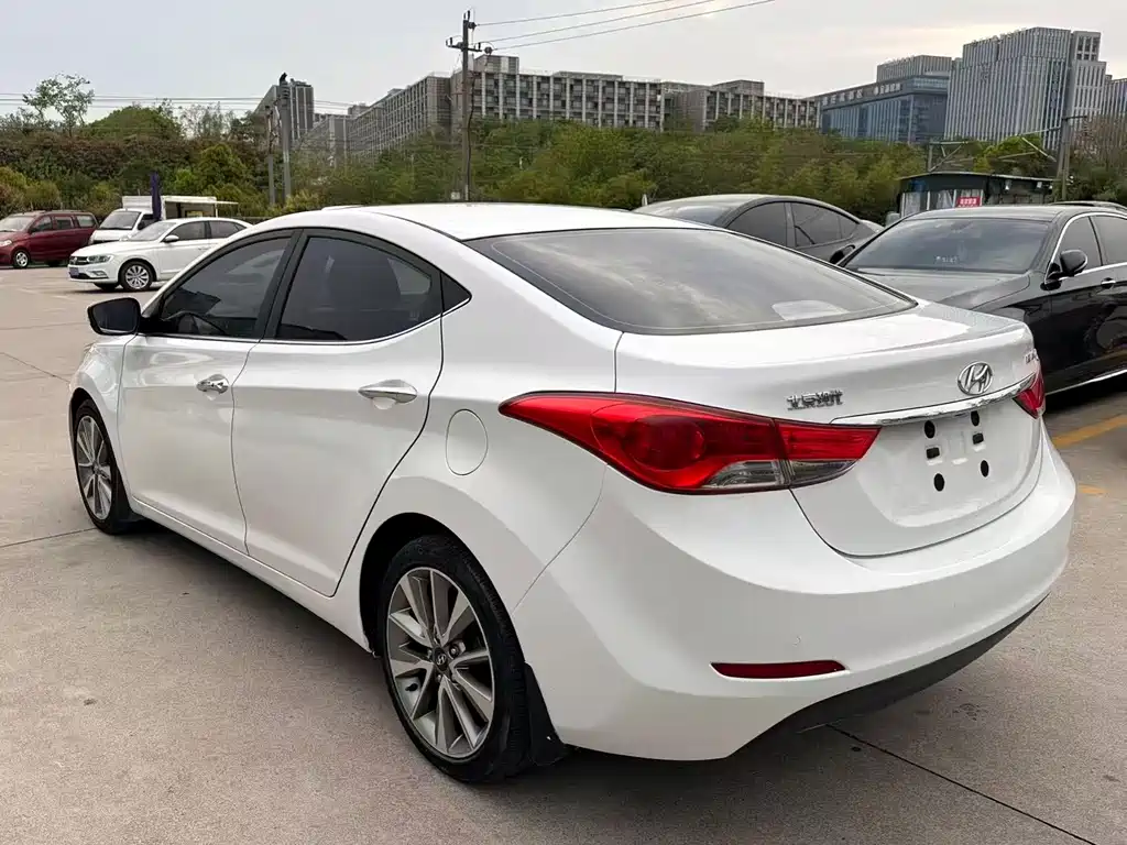 Hyundai Elantra Langdong 1.6L Auto Leading Type, фото 9
