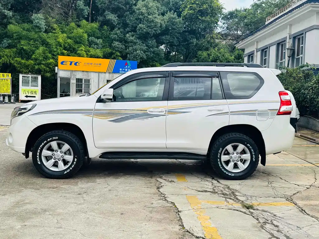 Toyota Land Cruiser Prado 2013 2.7L