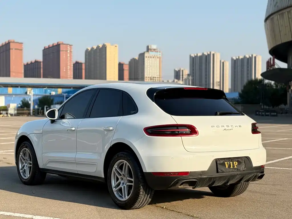 Porsche Macan — миниатюра 9