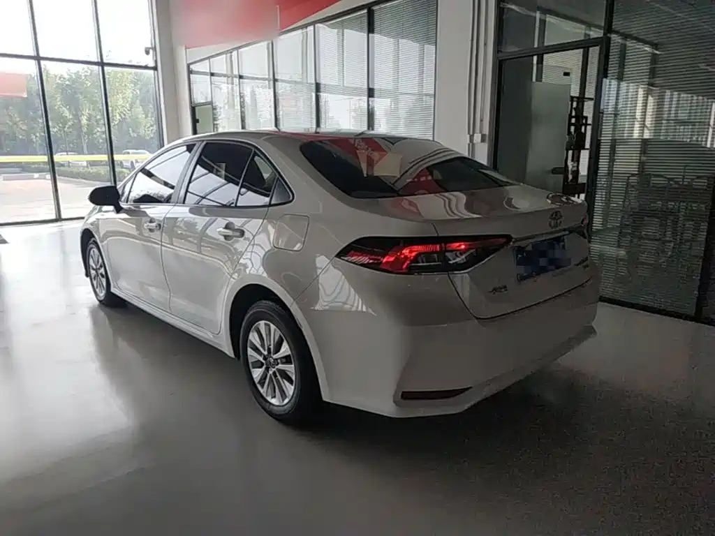 Toyota Corolla — миниатюра 5