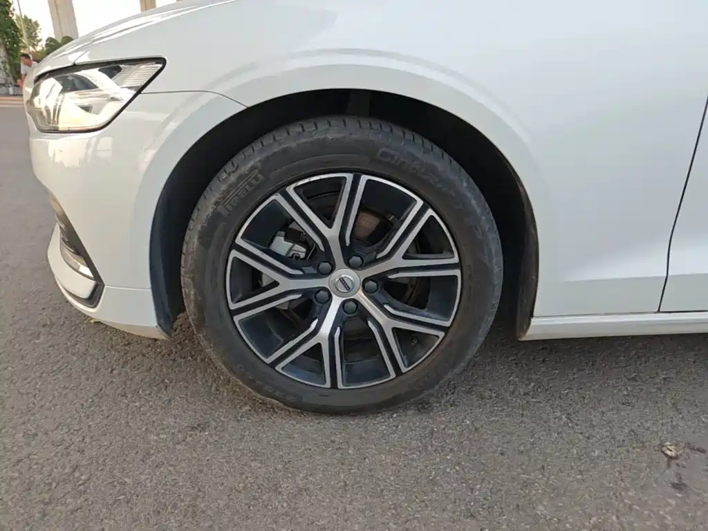 Volvo S60 — миниатюра 23