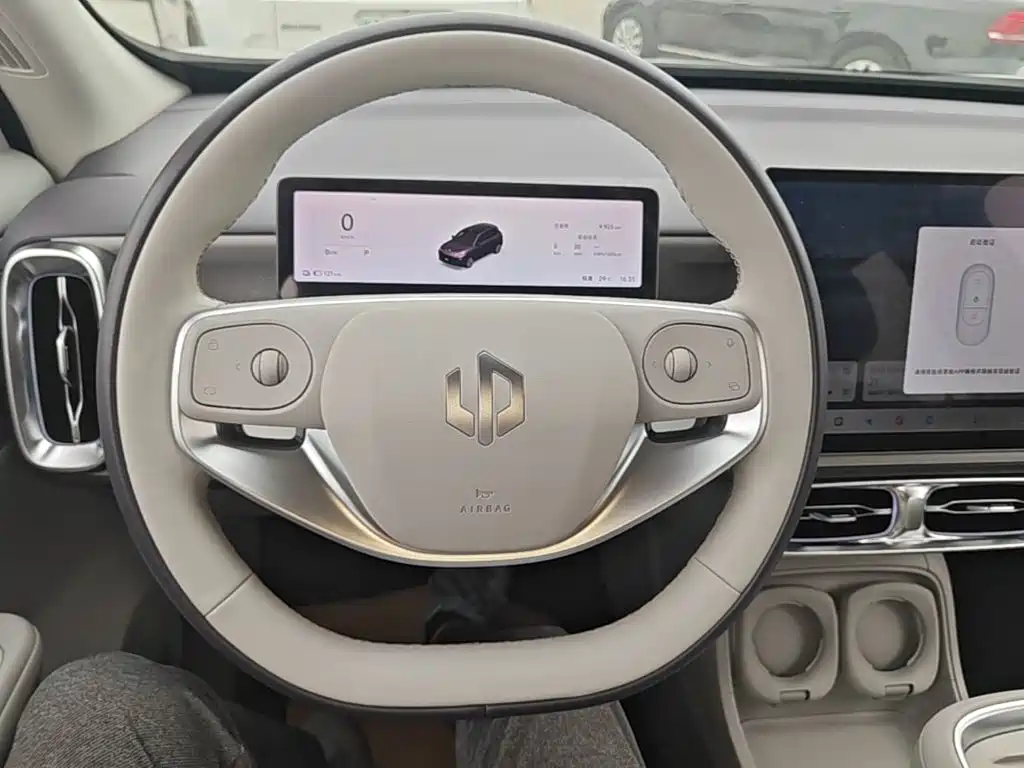 Leapmotor Leapmotor B10 — миниатюра 11