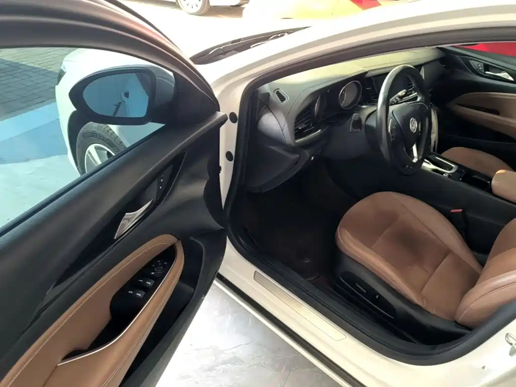 Buick Regal — миниатюра 16