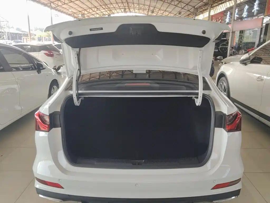 Roewe i5 — миниатюра 19