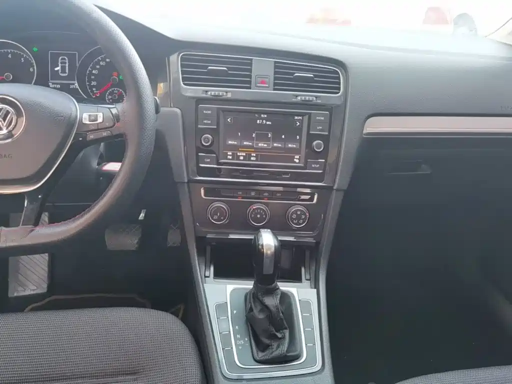 Volkswagen Golf — миниатюра 13