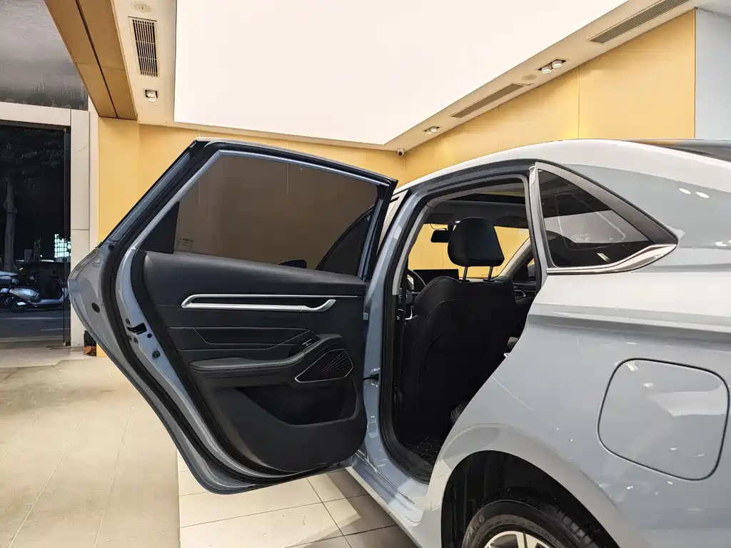 Geely Emgrand — миниатюра 20