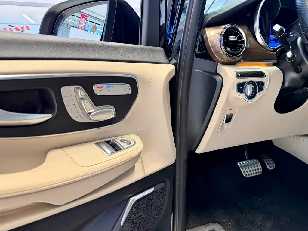 Mercedes-Benz V-Class — миниатюра 6