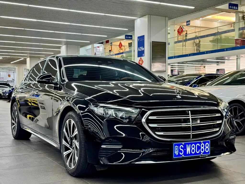 Mercedes-Benz E-Class — миниатюра 3
