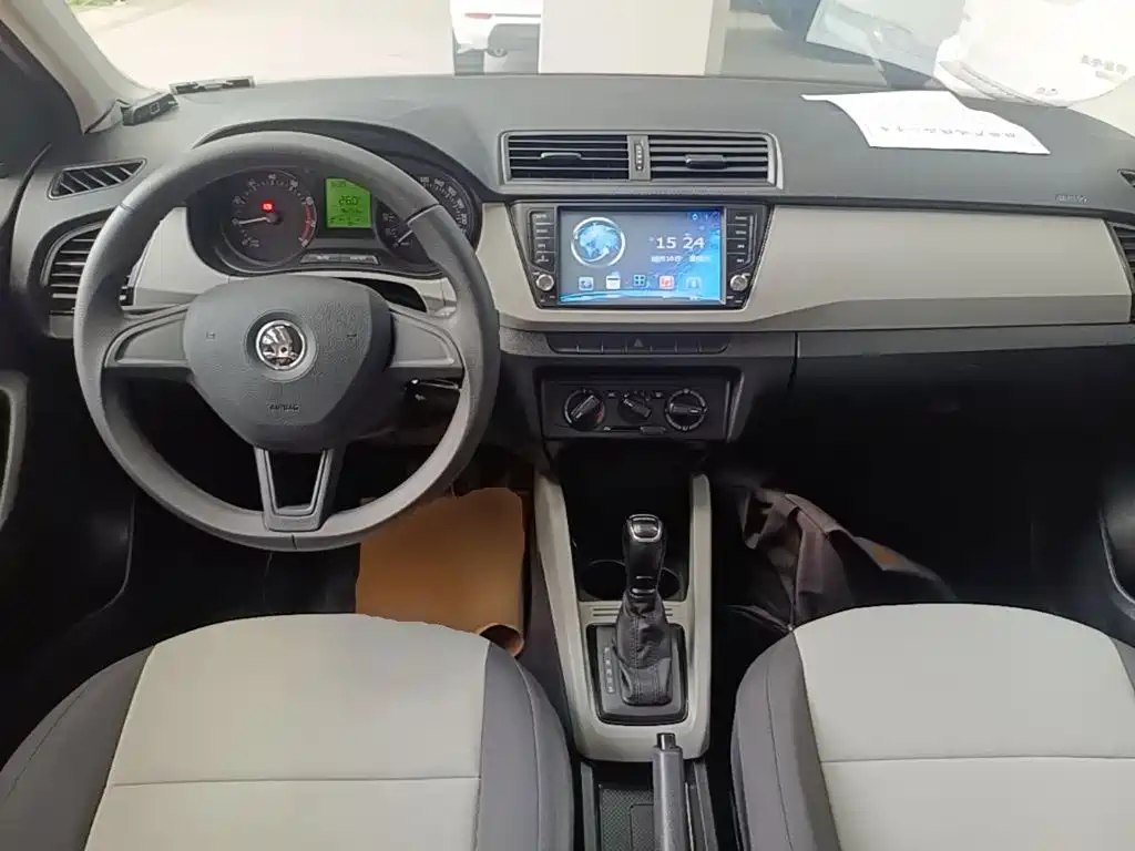 Skoda Fabia — миниатюра 10
