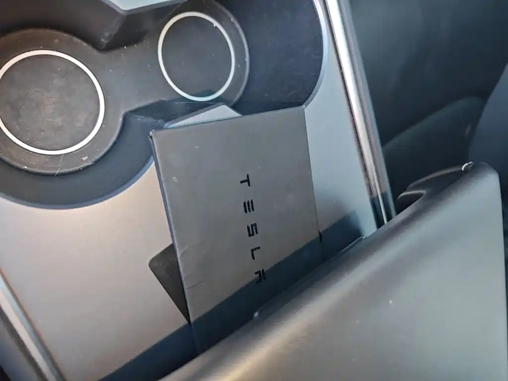 Tesla Model 3 — миниатюра 9