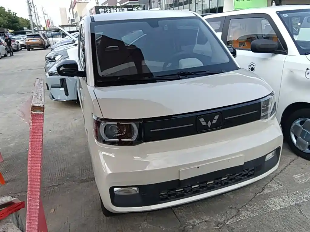 Wuling MINIEV — миниатюра 4