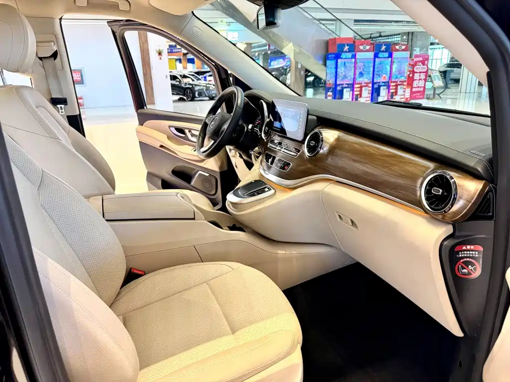 Mercedes-Benz V-Class — миниатюра 13