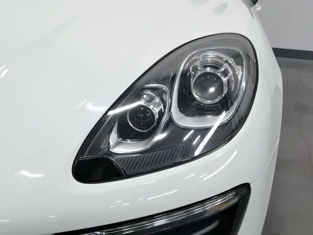 Porsche Macan — миниатюра 7