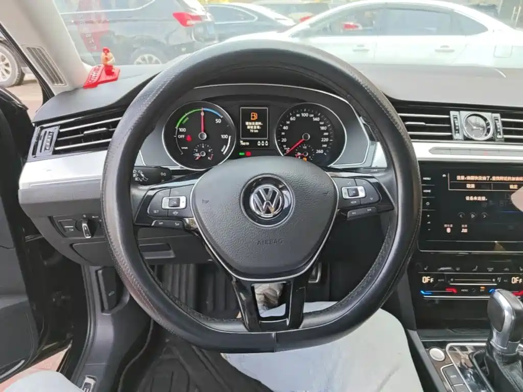 Volkswagen Magotan PHEV — миниатюра 11