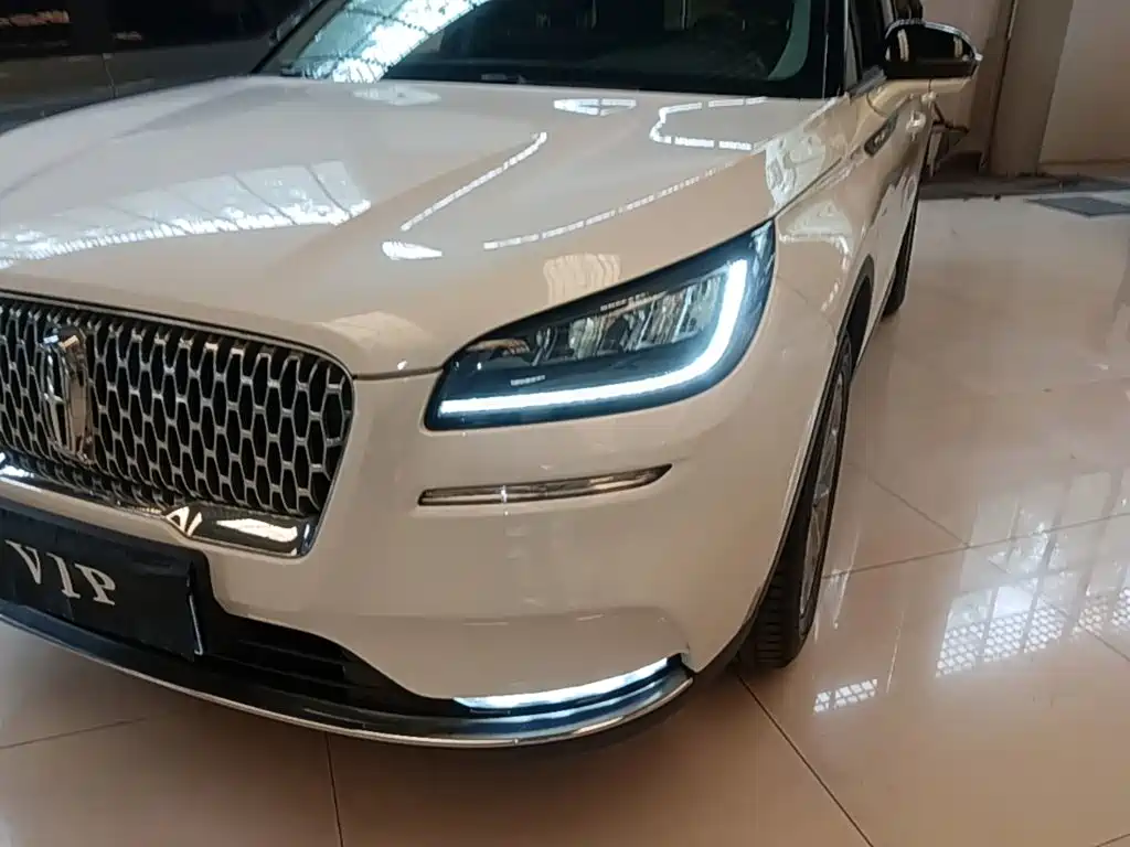 Lincoln Corsair — миниатюра 24