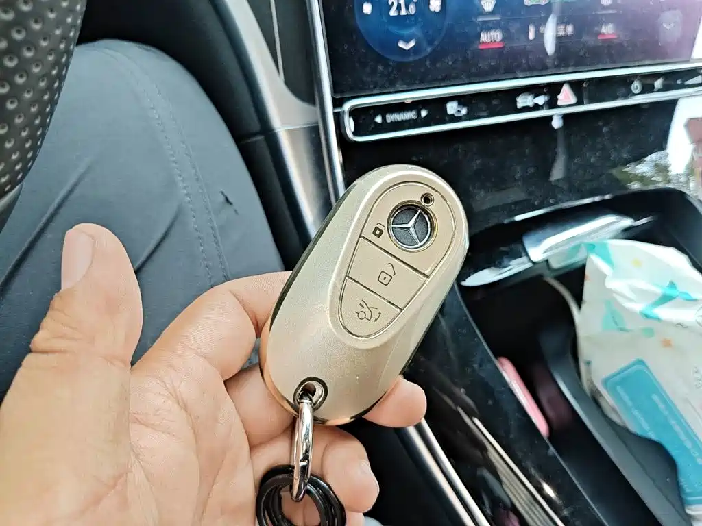 Mercedes-Benz C-Class — миниатюра 12