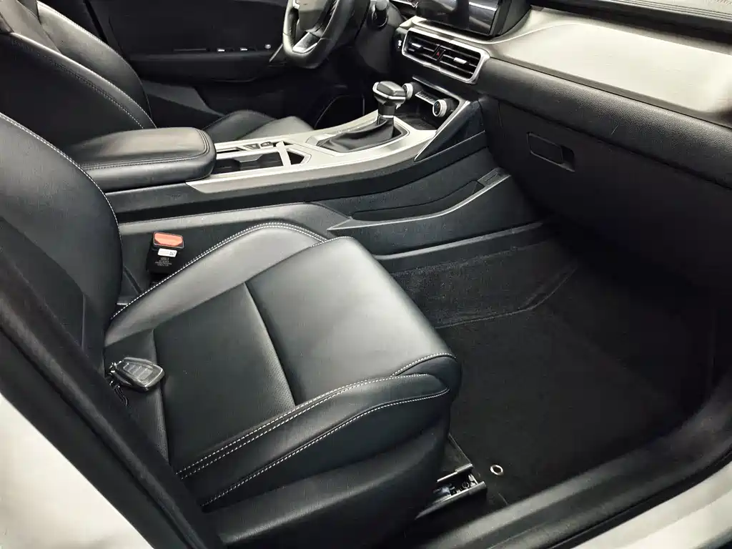 Geely Binyue — миниатюра 7