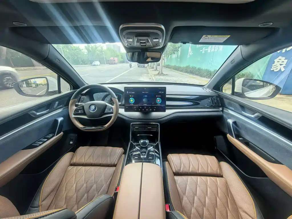 BYD Tang New Energy — миниатюра 8