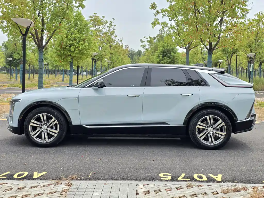 Cadillac Lyriq — миниатюра 7