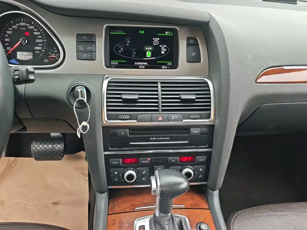 Audi Q7 — миниатюра 13