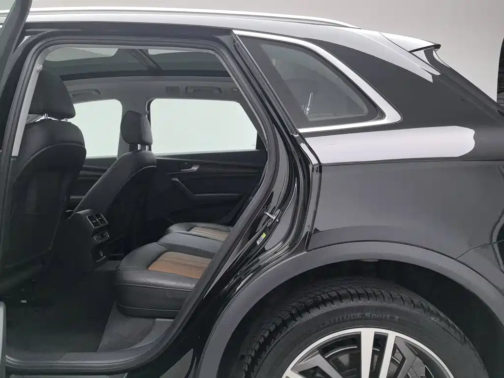 Audi Q5L — миниатюра 15