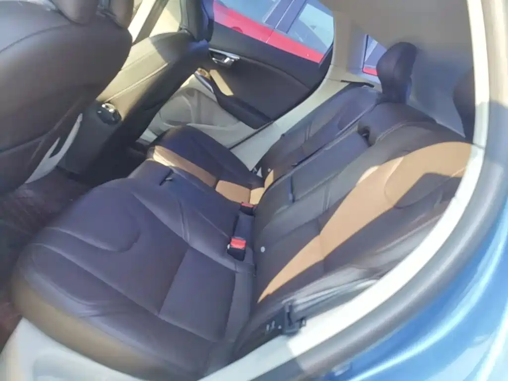 Volvo V40 — миниатюра 17