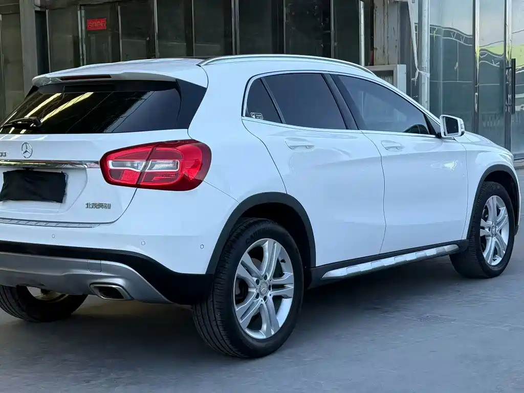 Mercedes-Benz GLA — миниатюра 6