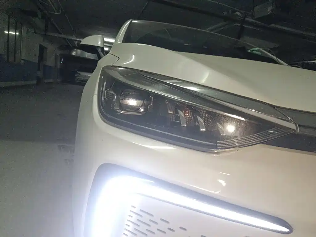BAIC EU5 — миниатюра 7