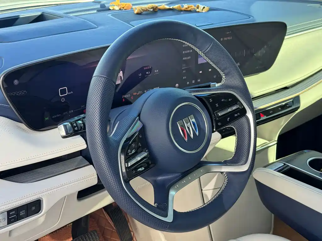 Buick GL8 Hybrid — миниатюра 10