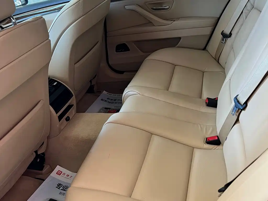BMW 5 Series — миниатюра 8