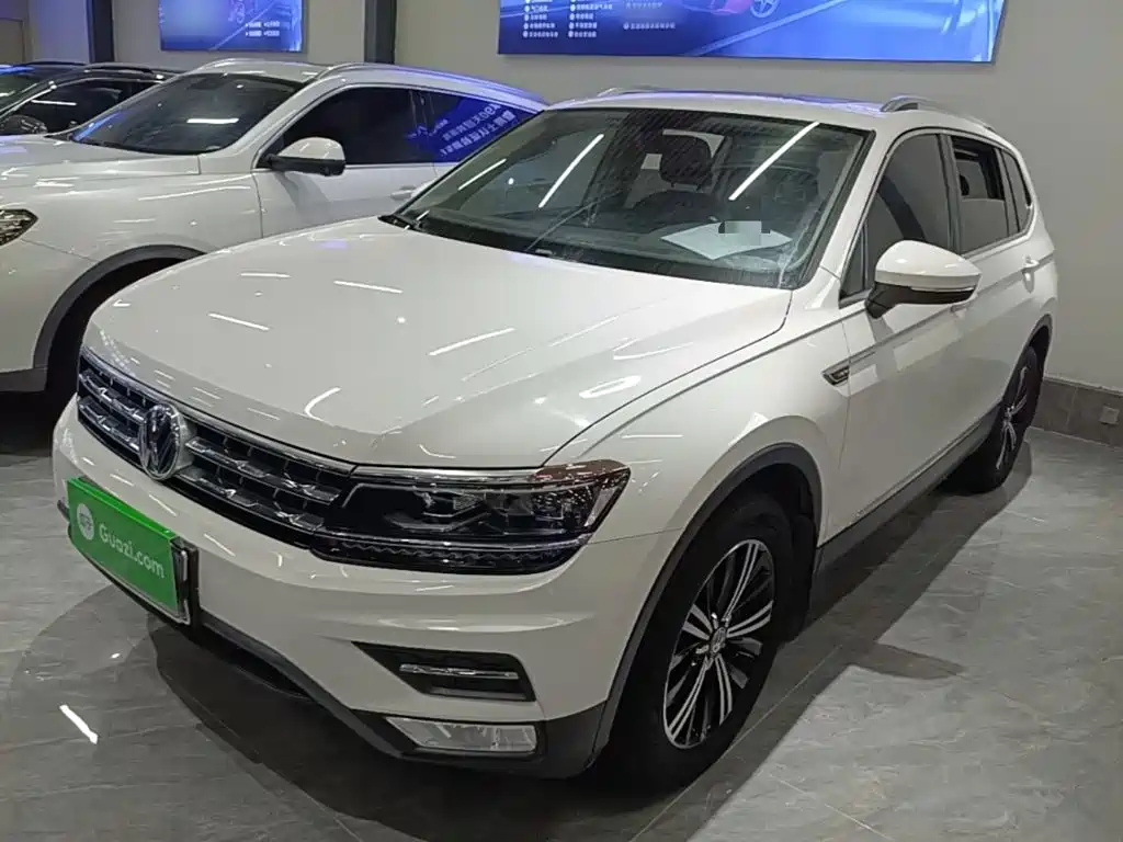 Volkswagen Tiguan L — миниатюра 2