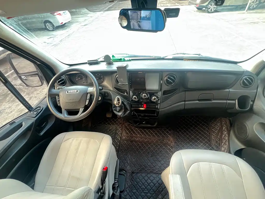 REV — миниатюра 23