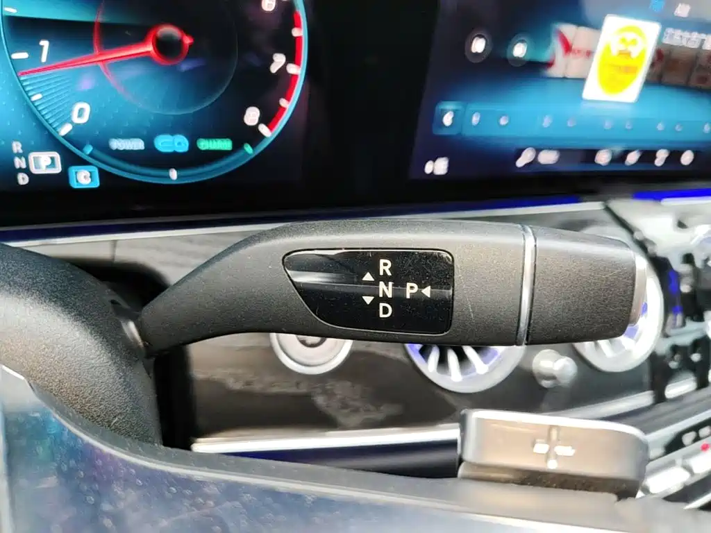 Mercedes-Benz E-Class (Import) — миниатюра 19